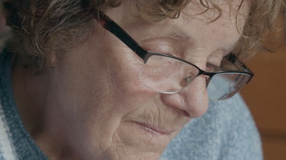 La cara de un hombre con lentes

El contenido generado por IA puede ser incorrecto.